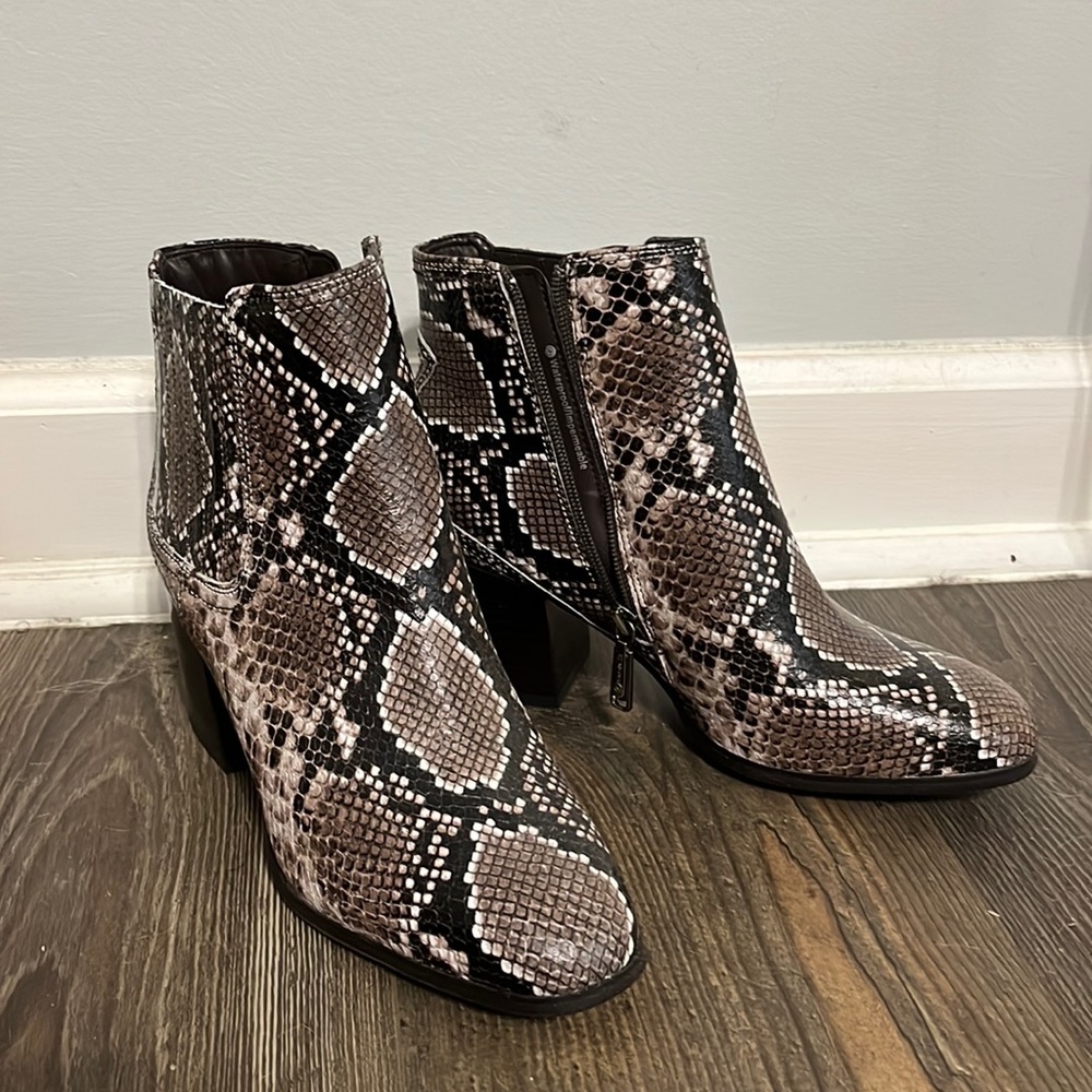 Blondo waterproof snakeskin booties